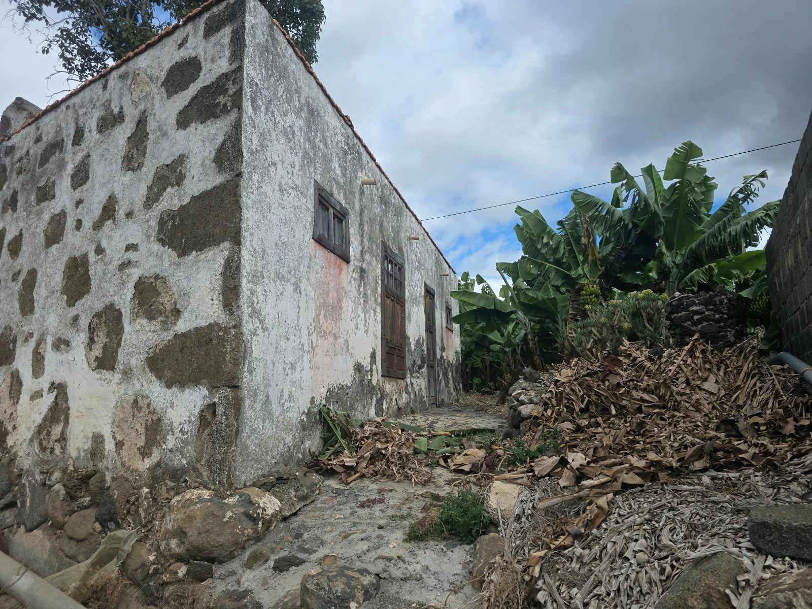 A House with Roots in Argual — photo 2