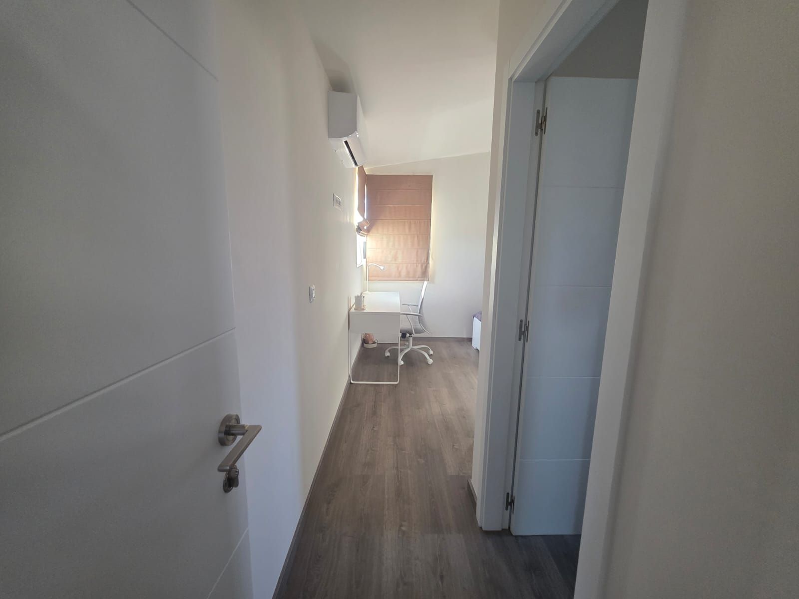 Contemporary Architectural Residence — photo 13