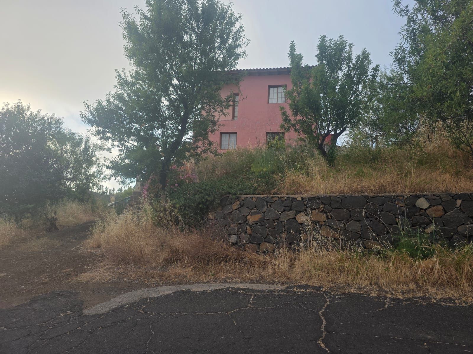 A Substantial Residence with Exceptional Potential — photo 1