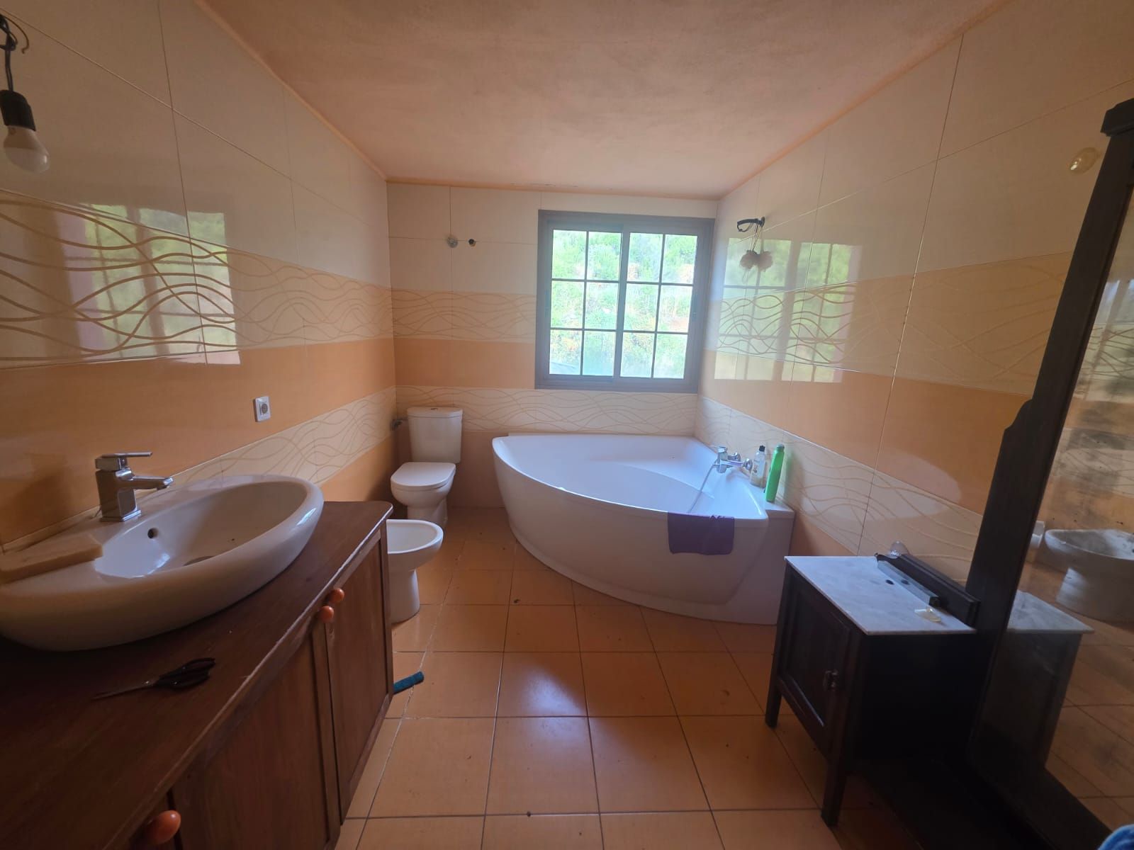 A Substantial Residence with Exceptional Potential — photo 16