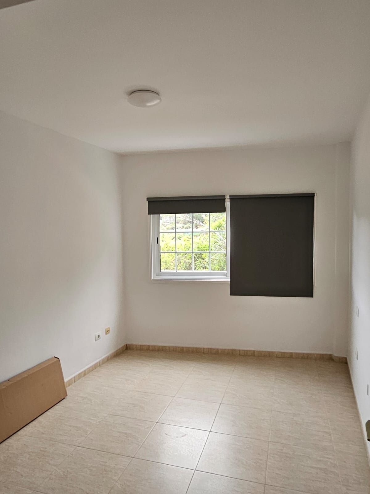 Contemporary Semi-Detached Residence — photo 7