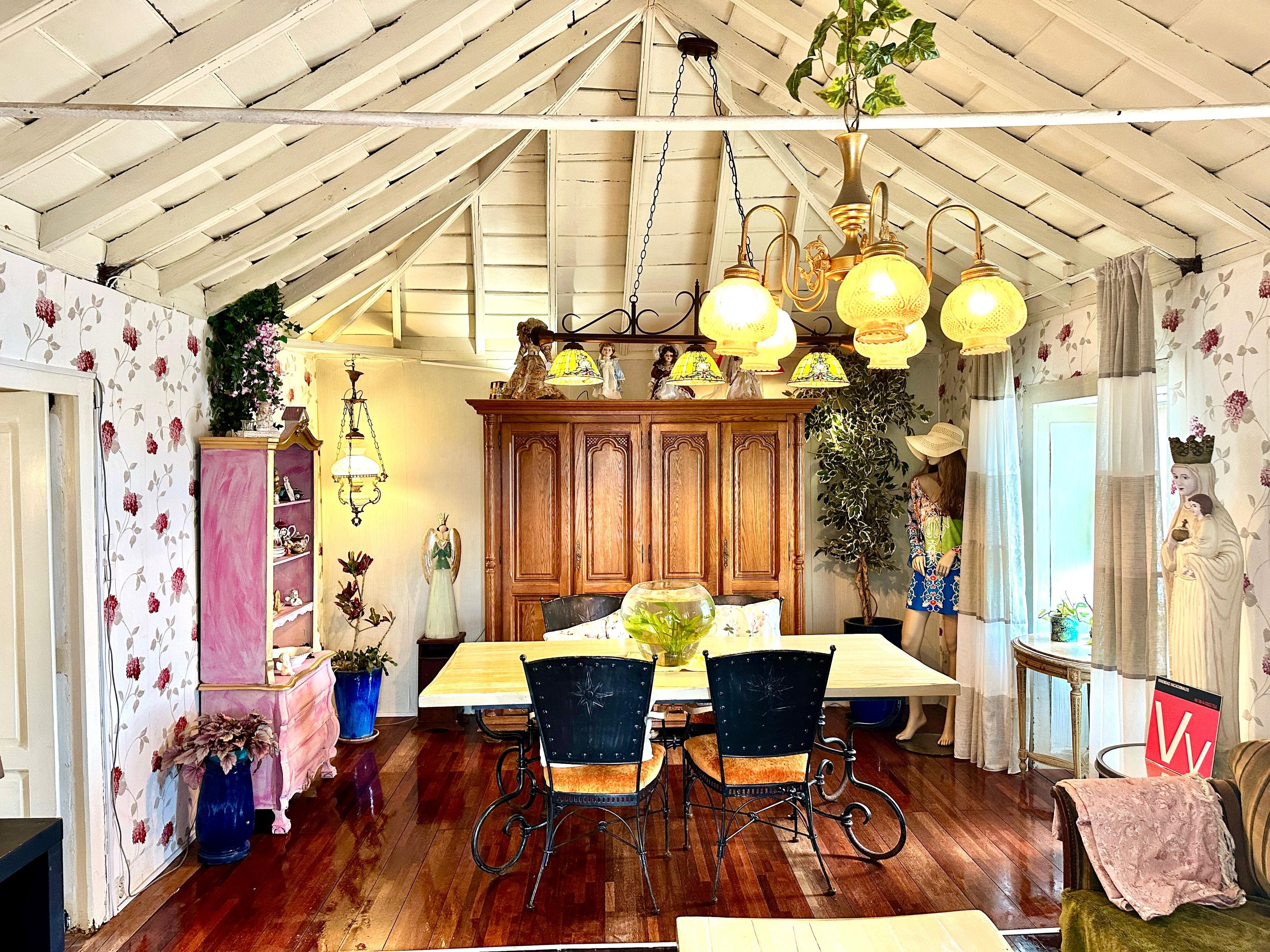  A Landmark Colonial Residence with Established Commercial Income — photo 5