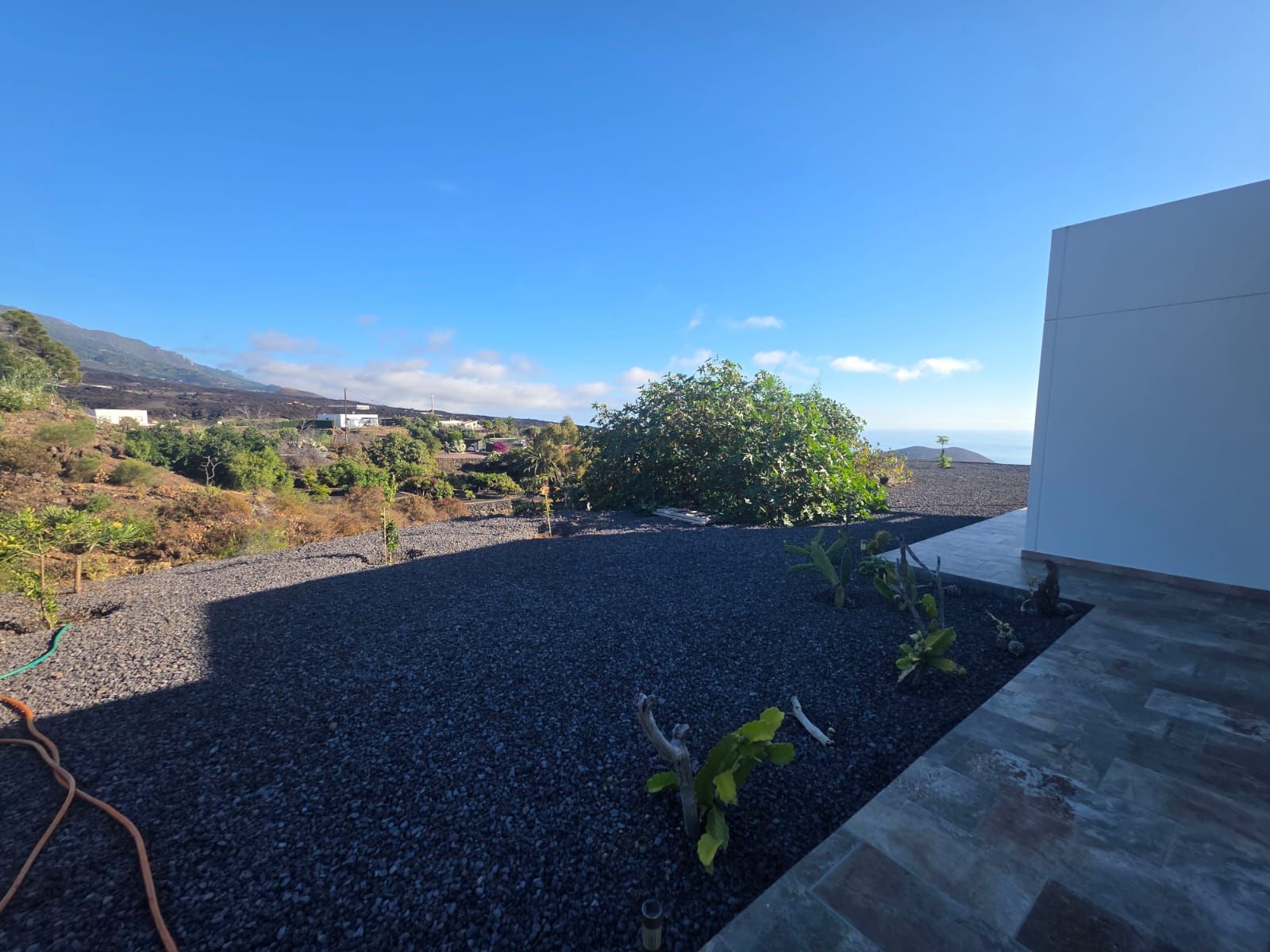 Contemporary Architectural Residence — photo 8