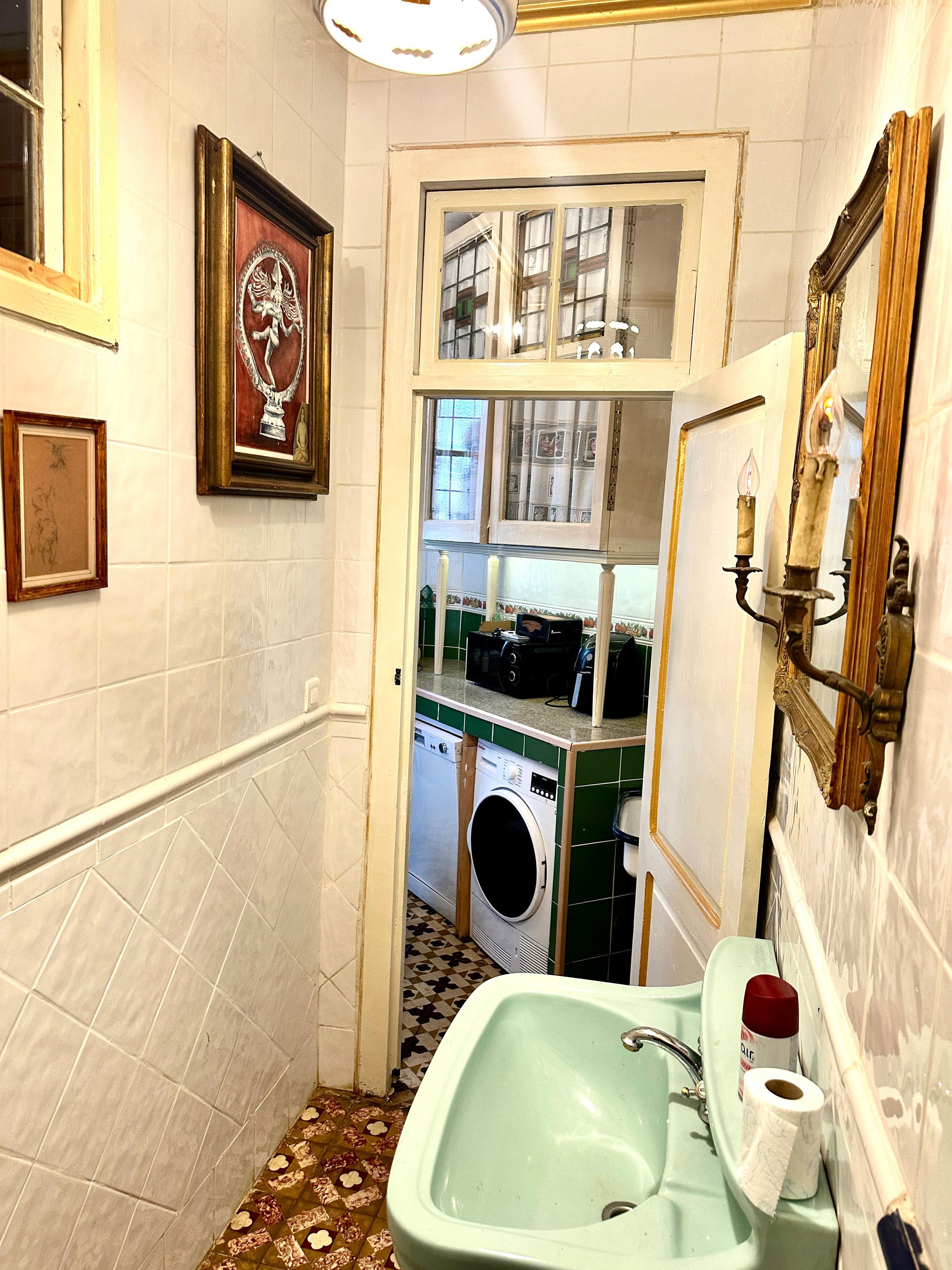 A Landmark Colonial Residence with Established Commercial Income — photo 34