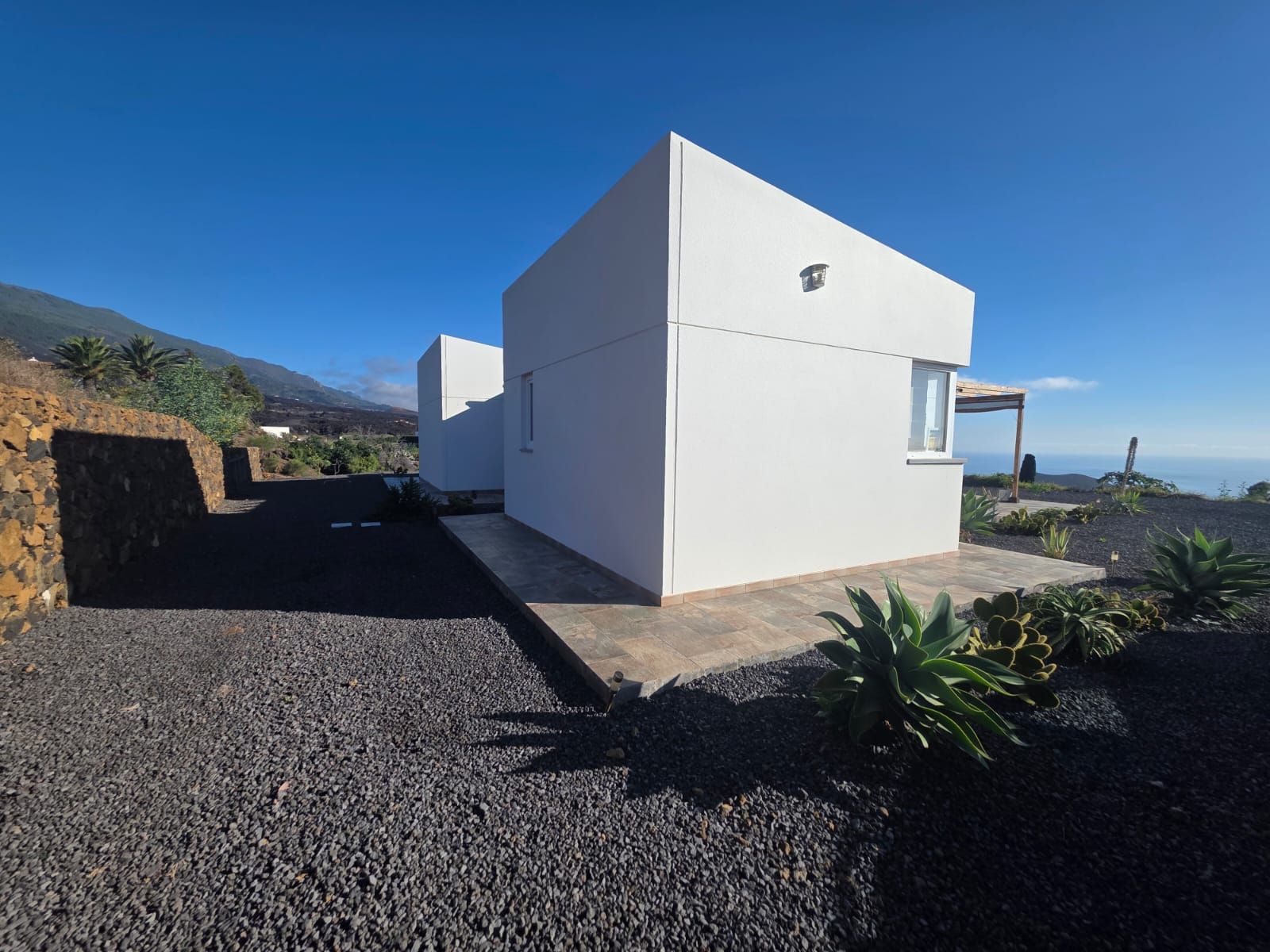 Contemporary Architectural Residence — photo 4