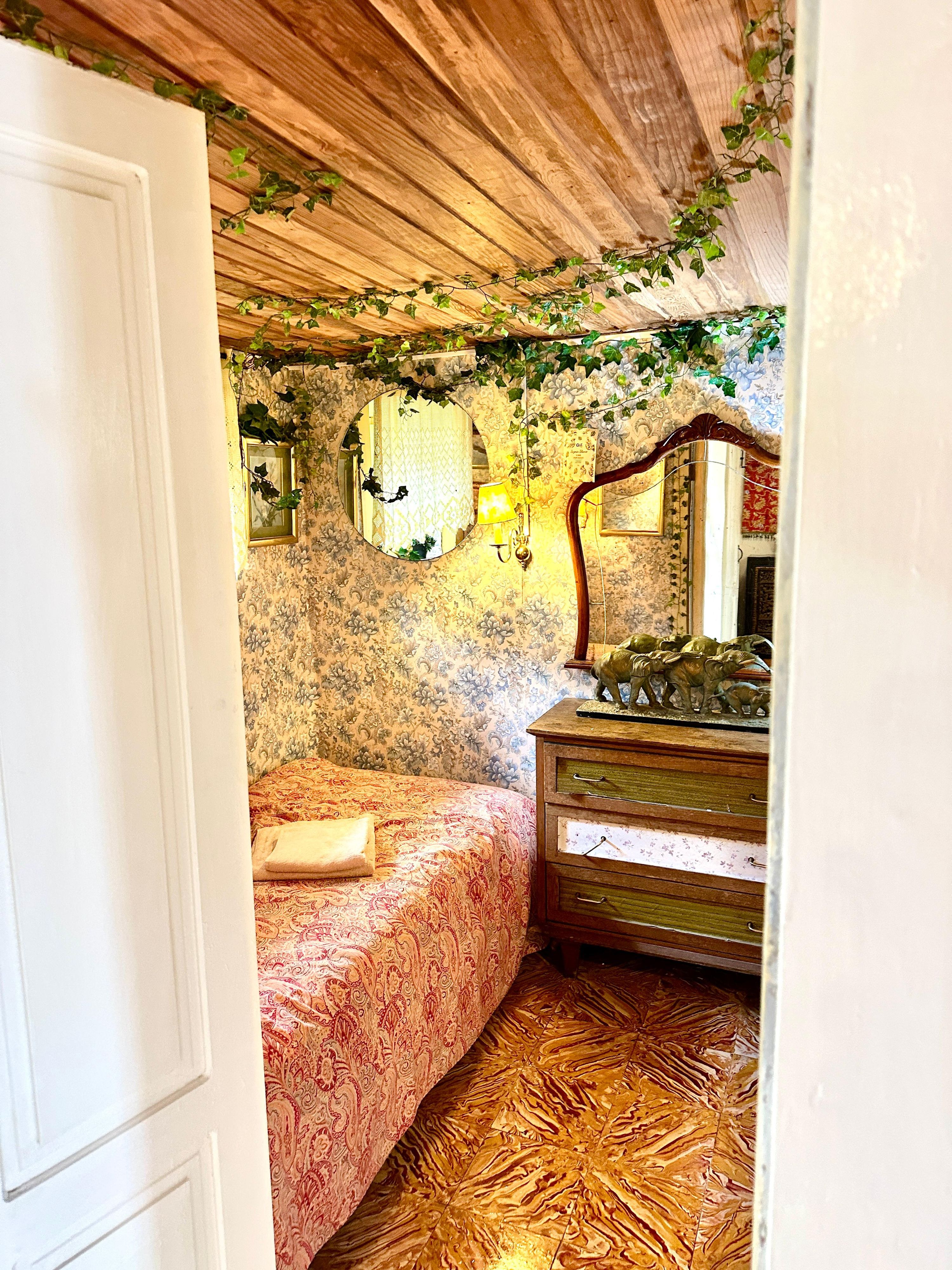  A Landmark Colonial Residence with Established Commercial Income — photo 9