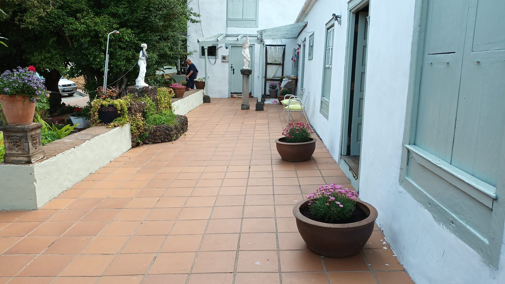A Distinctive Residence in El Zumacal — photo 1