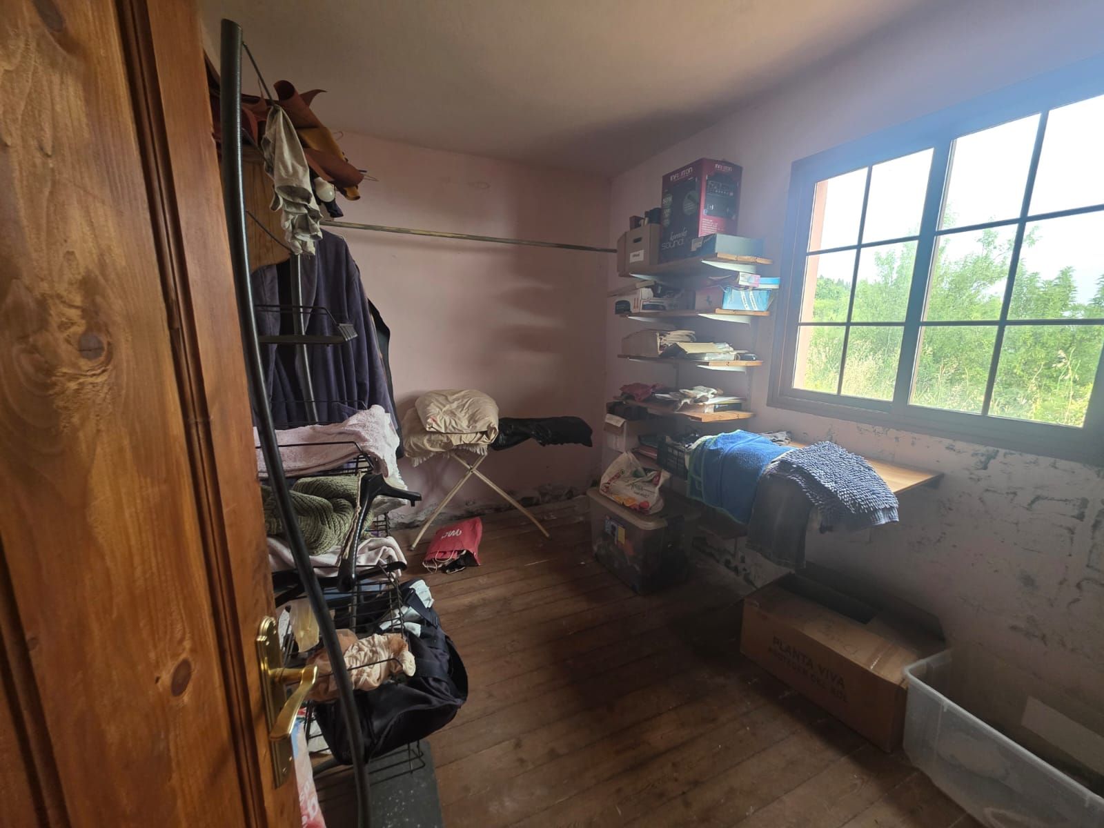 A Substantial Residence with Exceptional Potential — photo 12