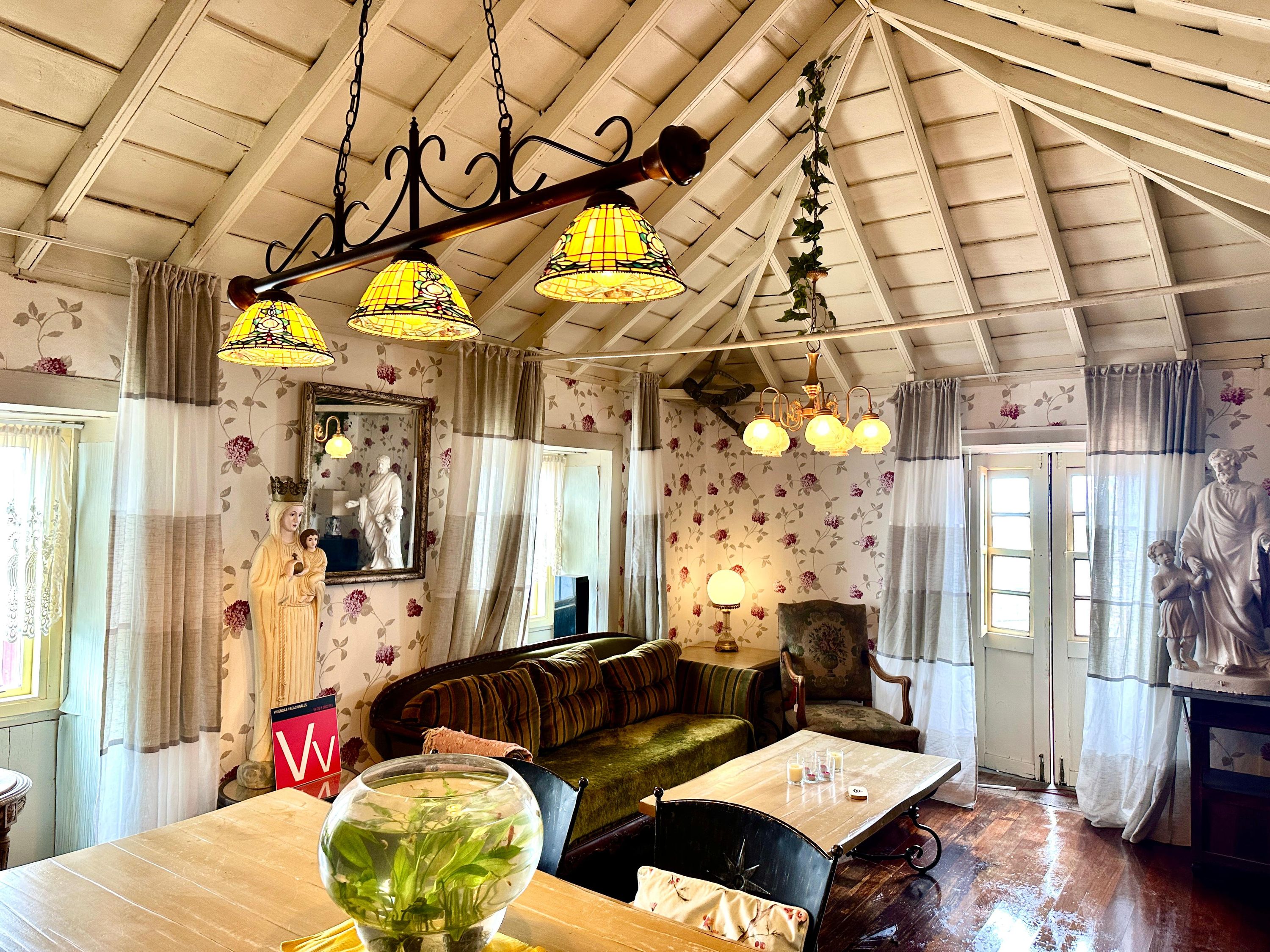  A Landmark Colonial Residence with Established Commercial Income — photo 7