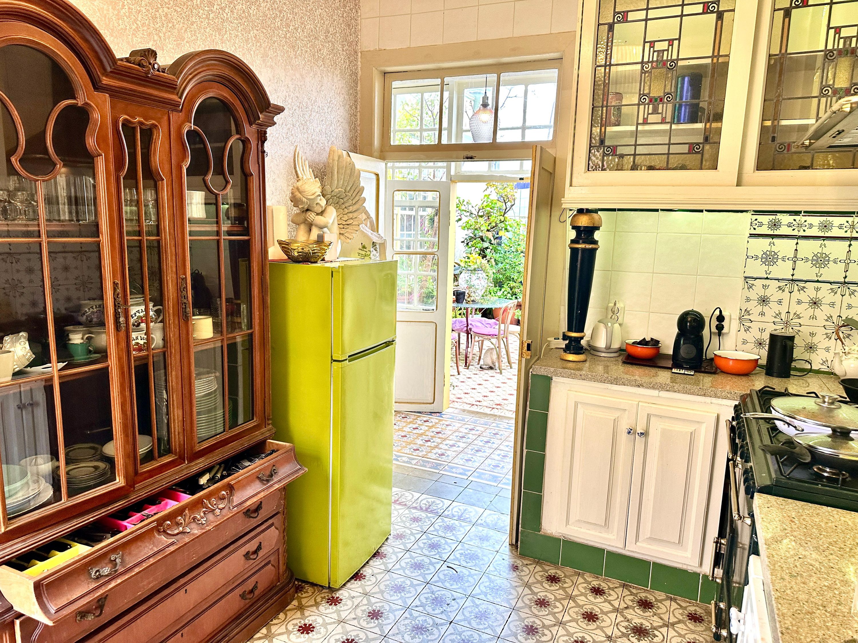  A Landmark Colonial Residence with Established Commercial Income — photo 11