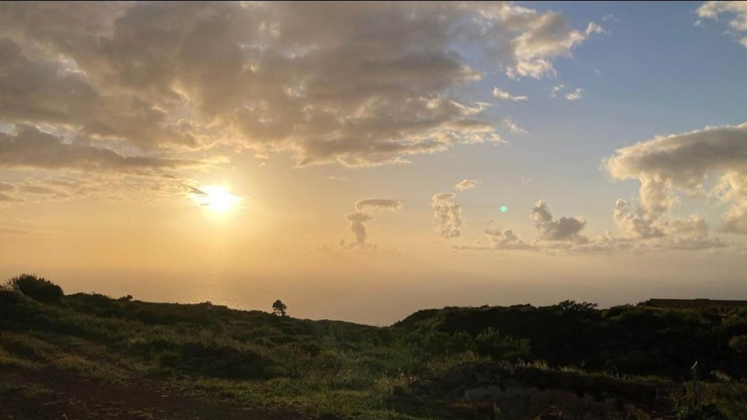 Propiedad Tradicional Canaria con 6.000 m² de Terreno y Gran Potencial — photo 2