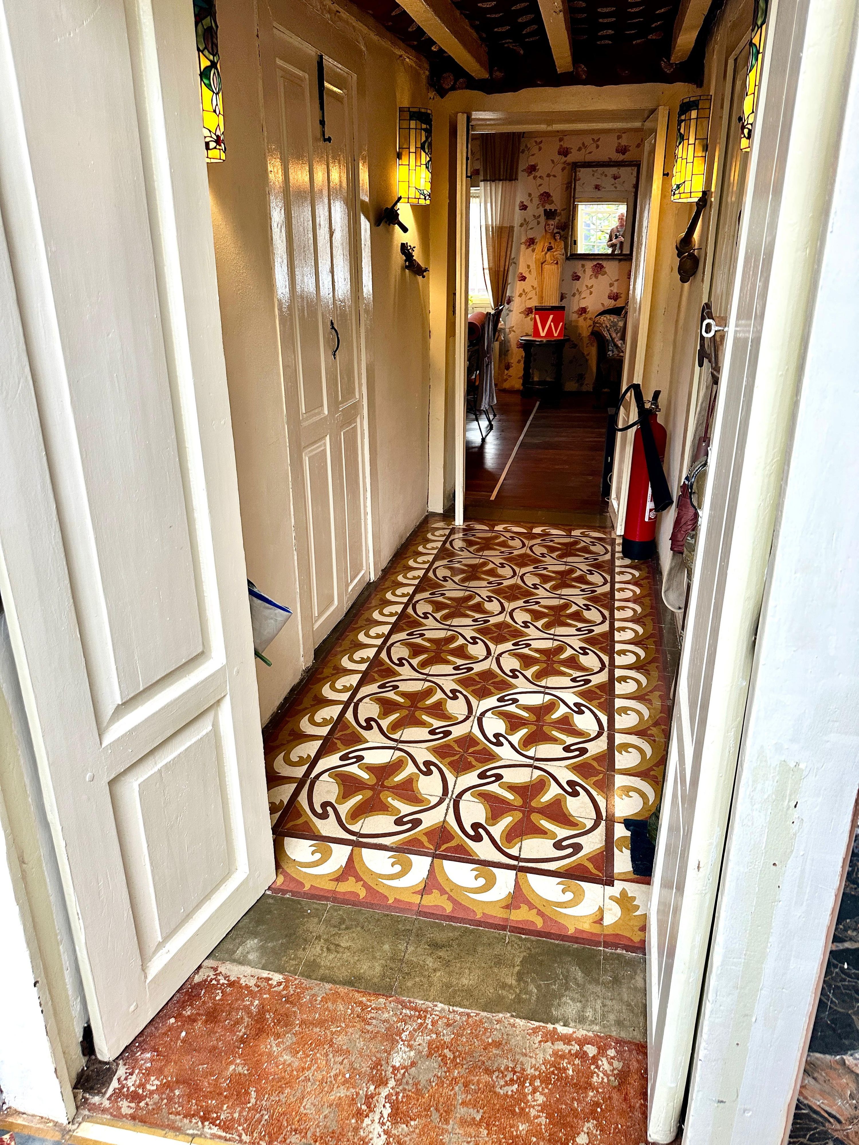  A Landmark Colonial Residence with Established Commercial Income — photo 23