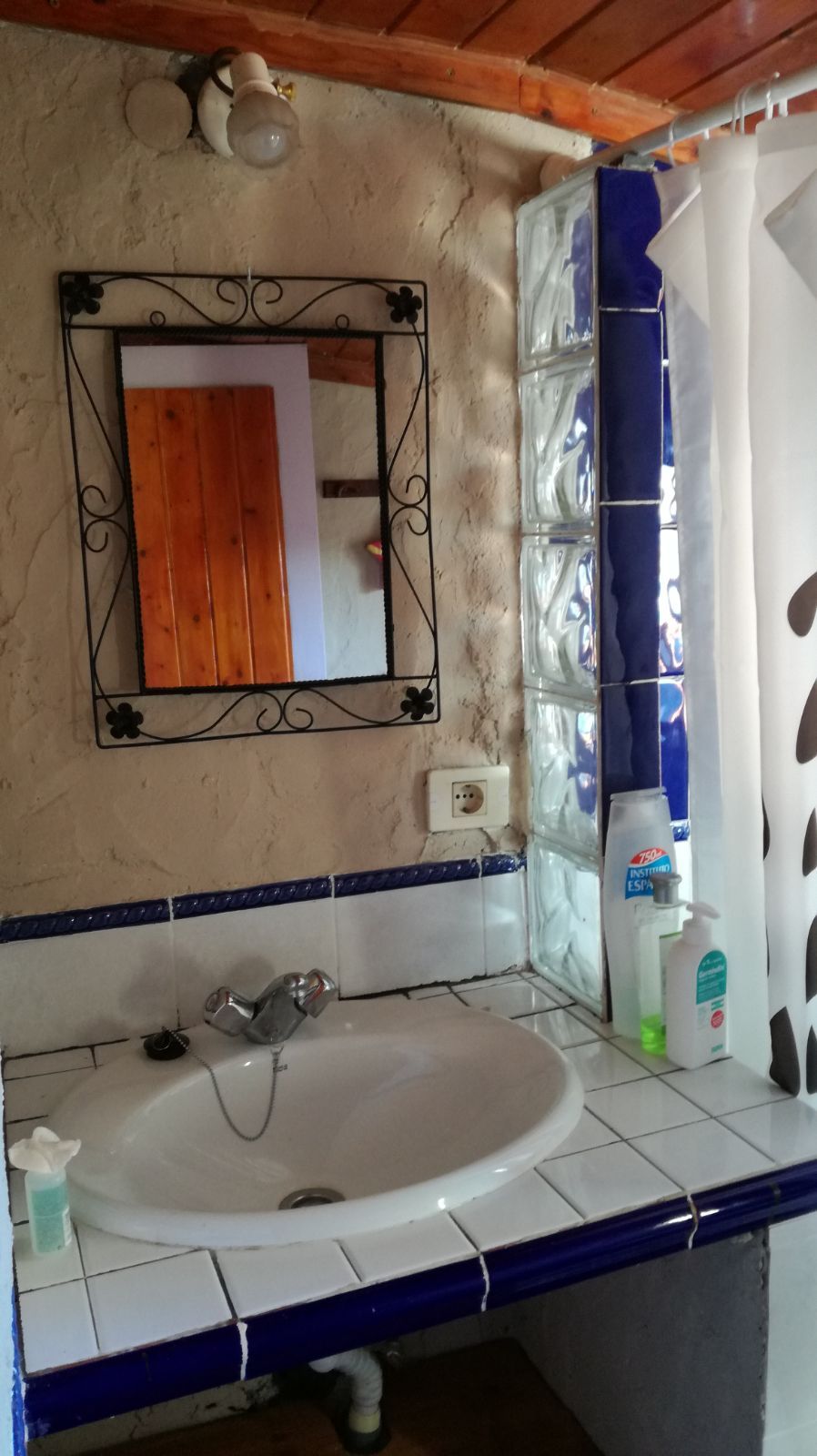 Canarian Property with Pool and Great Potential — photo 4
