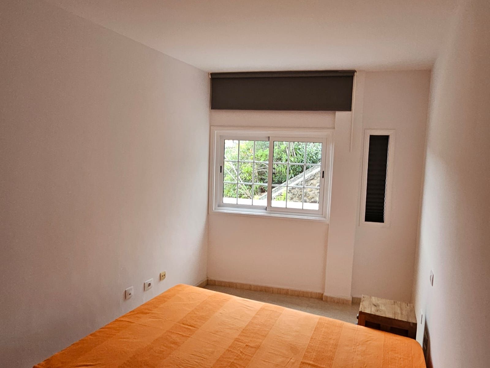 Contemporary Semi-Detached Residence — photo 9