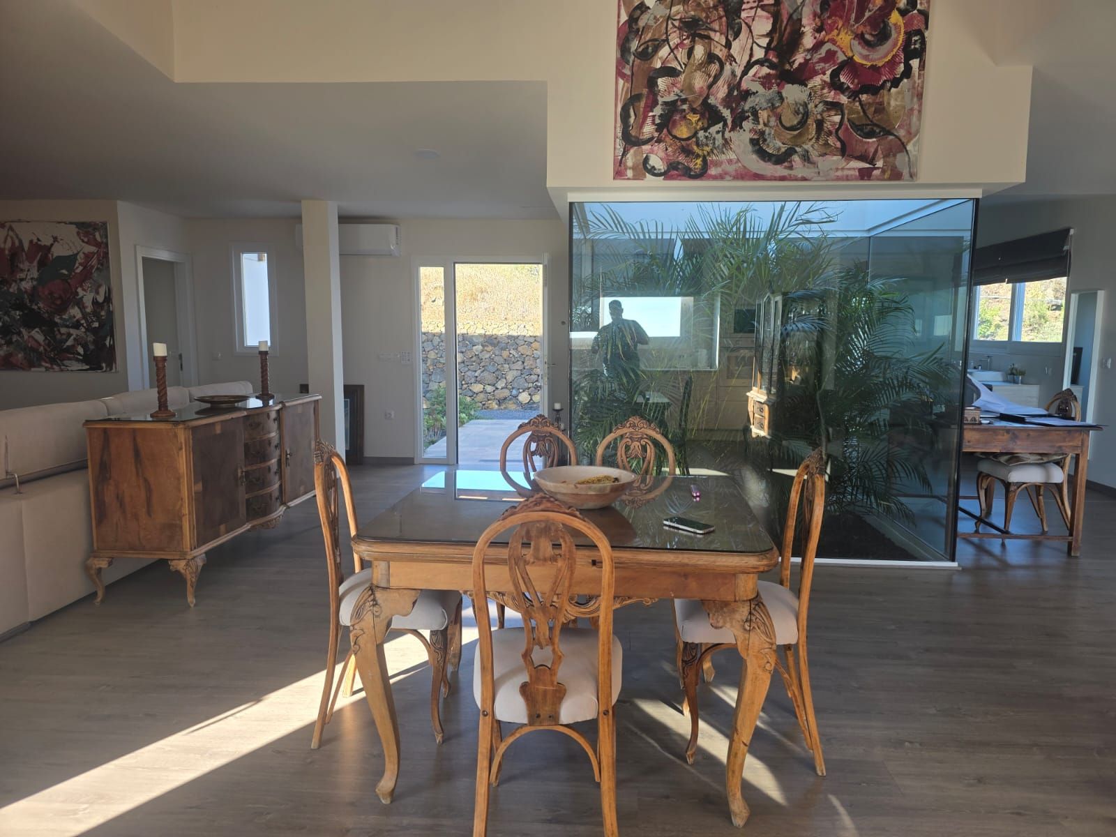 Contemporary Architectural Residence — photo 24