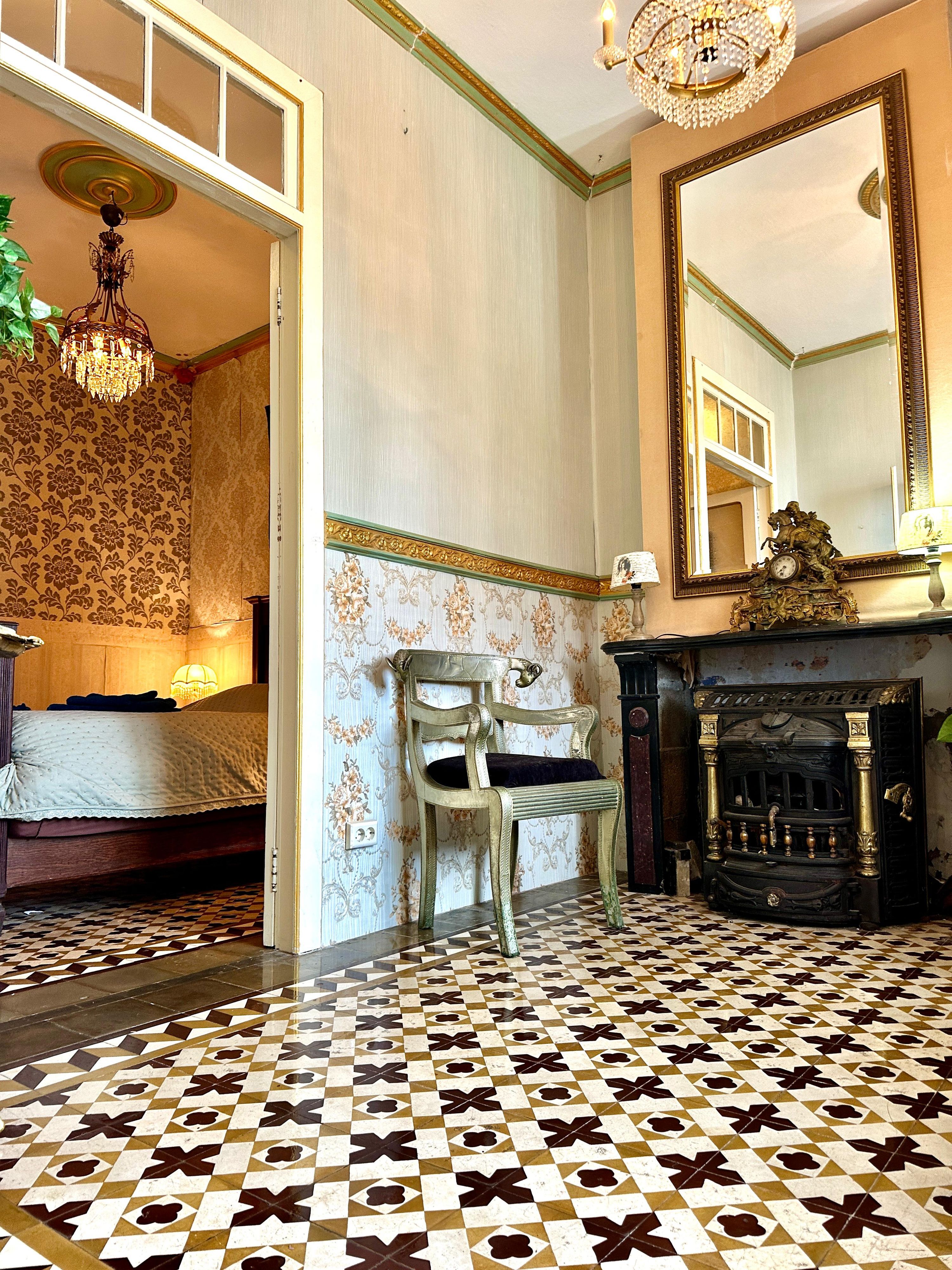  A Landmark Colonial Residence with Established Commercial Income — photo 22