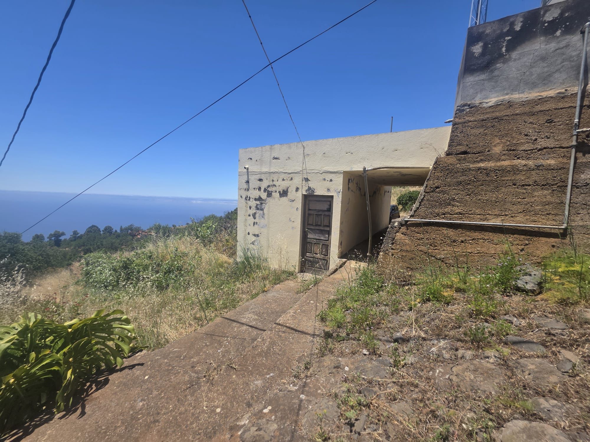 A Singular Estate with Exceptional Residential Development Potential — photo 4
