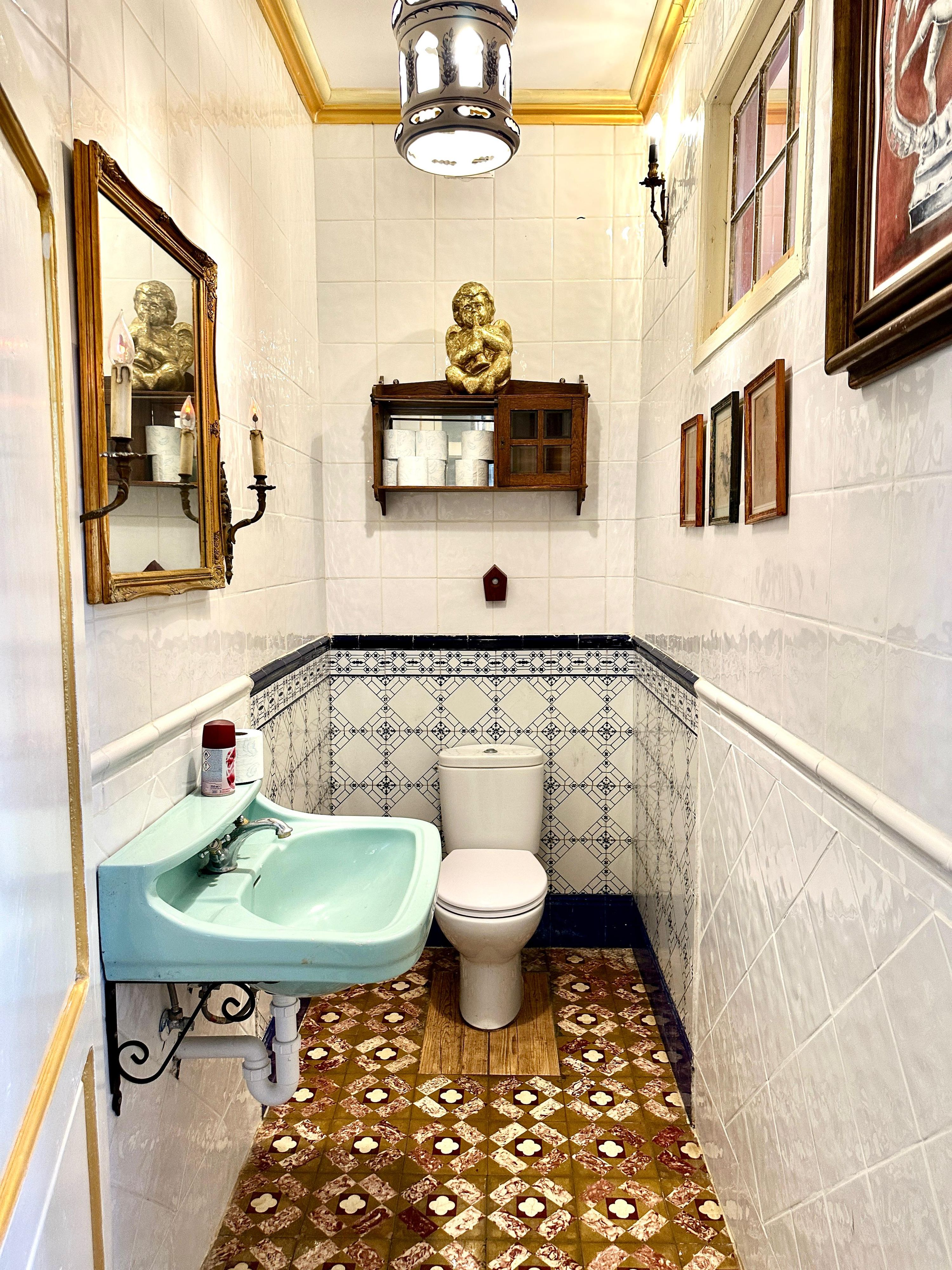  A Landmark Colonial Residence with Established Commercial Income — photo 15