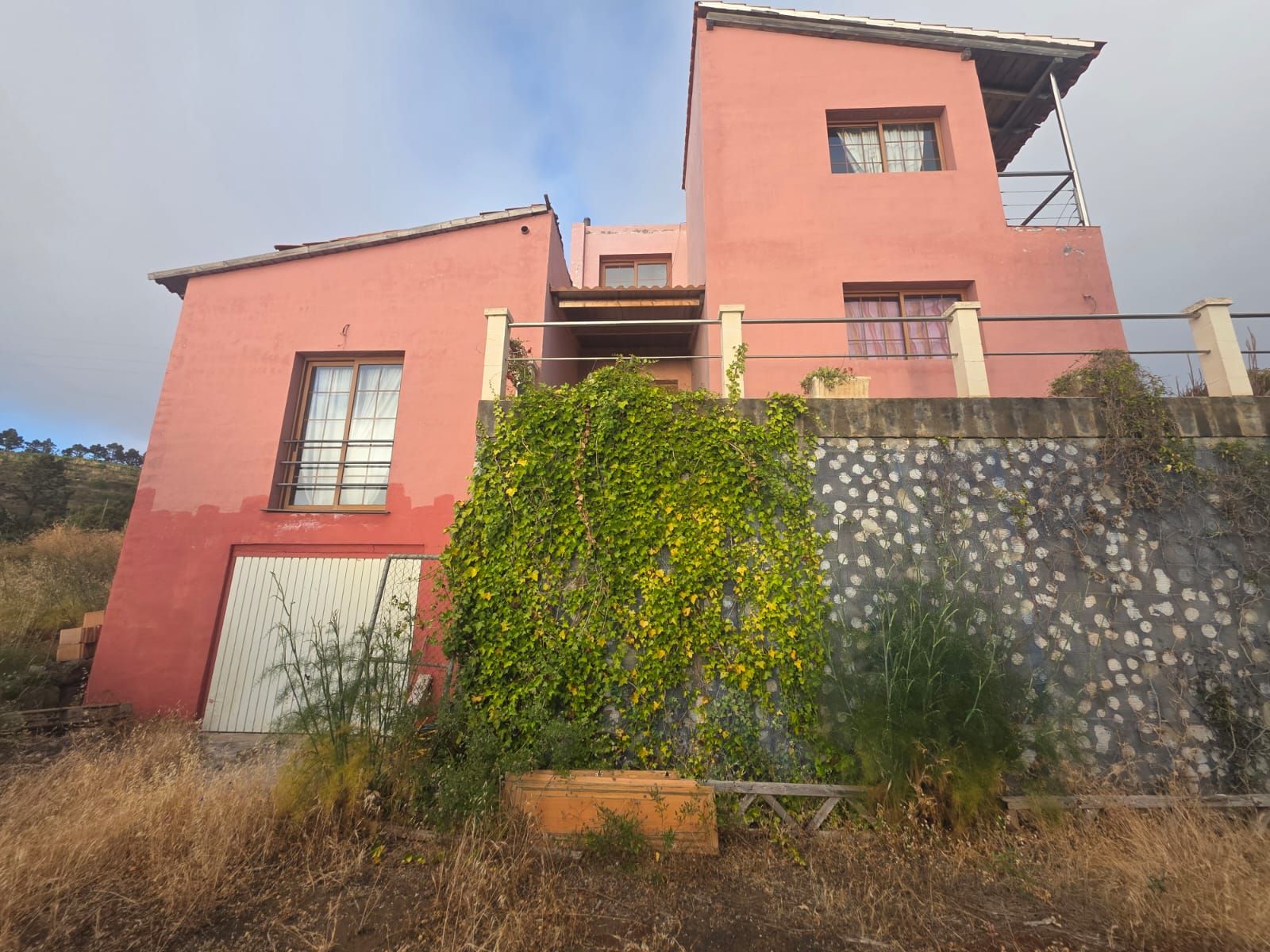 A Substantial Residence with Exceptional Potential — photo 6