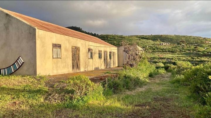 Propiedad Tradicional Canaria con 6.000 m² de Terreno y Gran Potencial